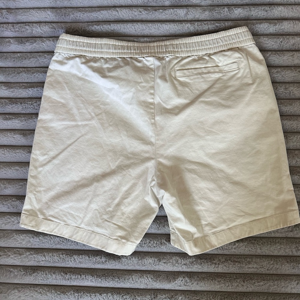 Tommy Hilfiger Men's Cream Shorts - Picture 4 of 4